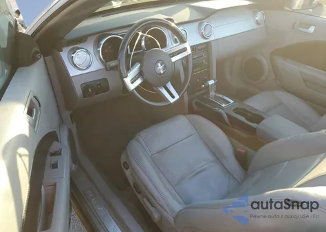 2009 Ford Mustang z USA, uszkodzony, nr VIN 1ZVHT84N695108621